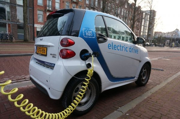 Comment recharger sa voiture électrique en ville ?
